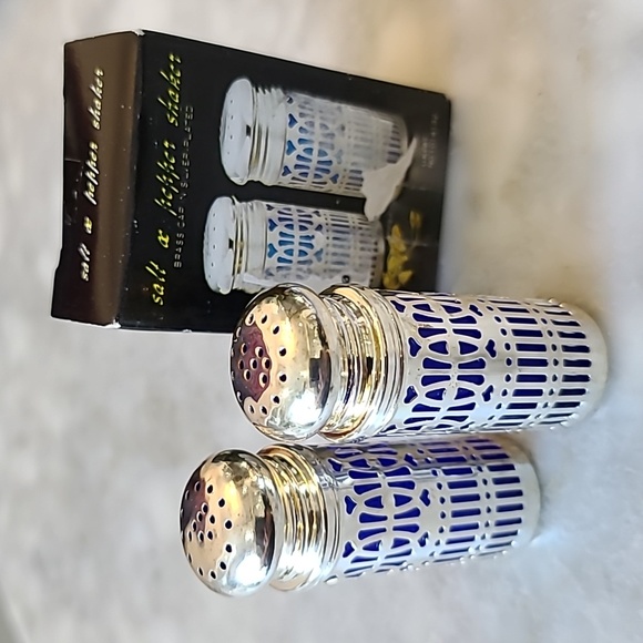 Elegance Cobalt Blue Glass & Silverplate Salt & Pepper Shakers - Picture 4 of 4